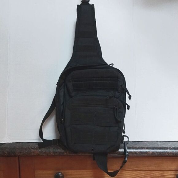 Fox Tactical Compact EDC Sling Bag...EUC - Picture 1 of 5